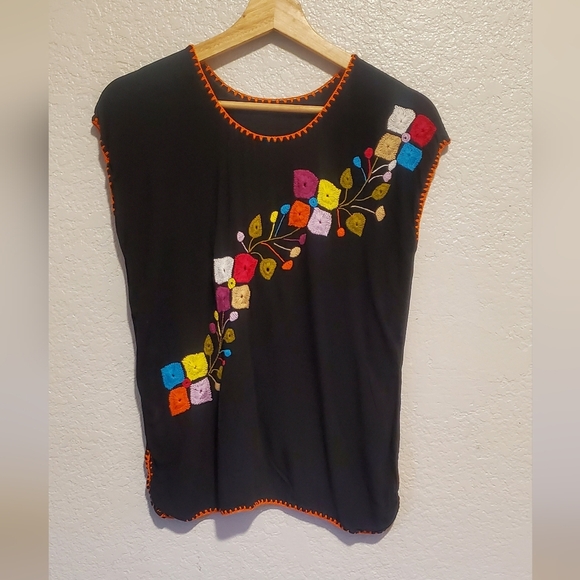 Mexican Embroidered Black Top with Colorful Floral Design Size Small - Picture 2 of 6